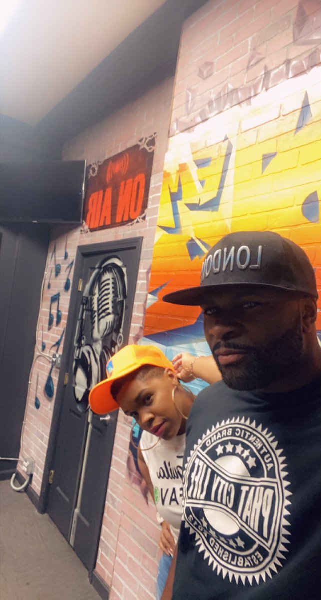 RnbAndchill's tweet photo. Tonight Remy served up a bomb R&B stew! Shoutout to Mayor Thomas for the Pull ๐!!! #SparkFamily #RnBradio #RemyintheCity #SparkFM #radio #music https://t.co/5ALfHlzCiV