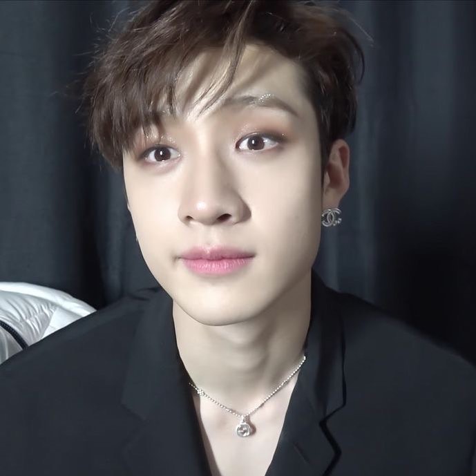 ilobanto's tweet photo. esta personita es muy feliz al lado de bangchan <33 
gracias por sacarme una sonrisa con cada Vlive q haces, tamo demaciado^^💗 #StrayKids #SKZ #SKZ https://t.co/1h4kVi4jTS