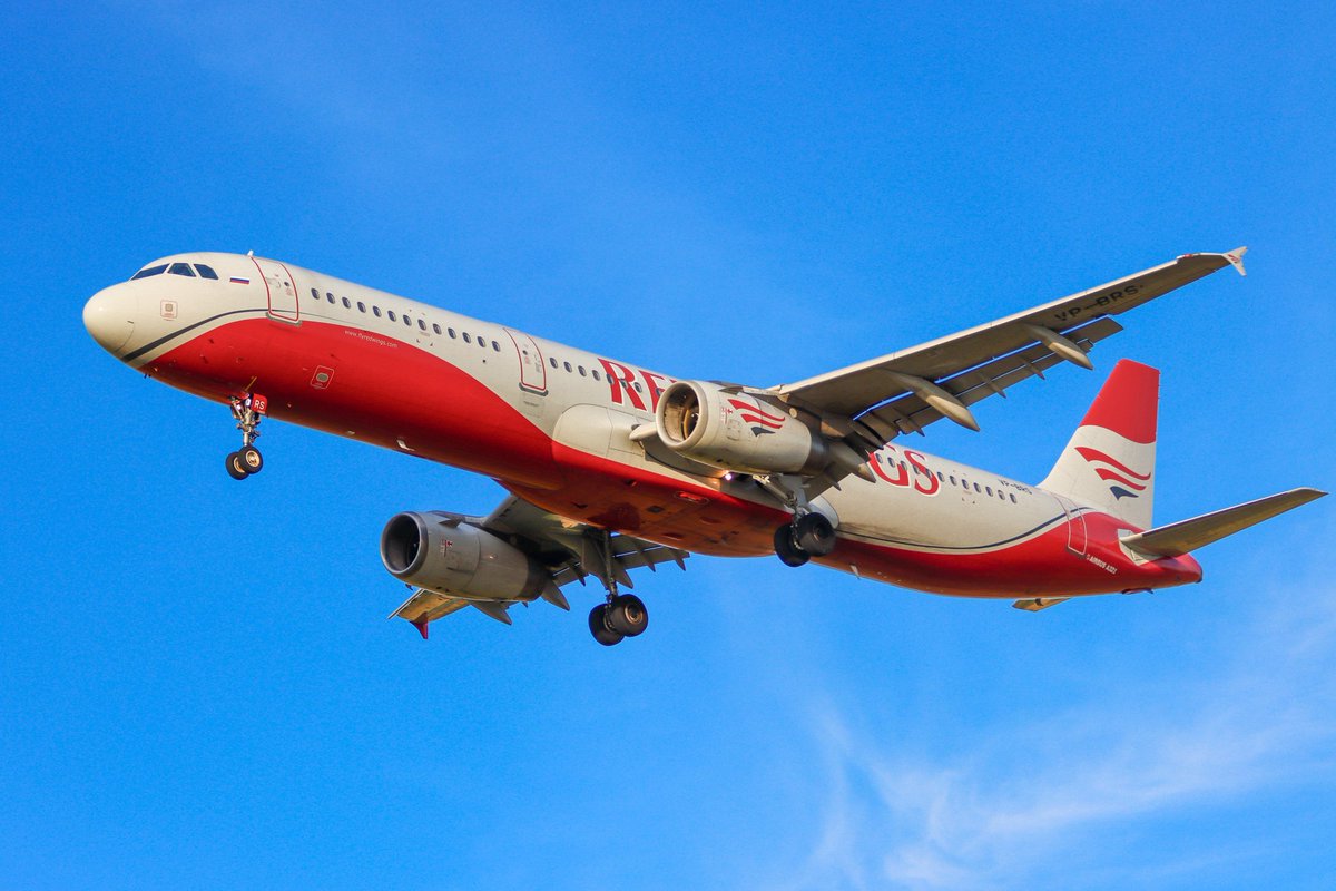 Red Wings 🇷🇺 @flyredwings
Airbus A321. VP-BRS 
@airportkazan #flyredwings #редвингс #redwings #redwingsairlines #путешествуйярко #путешествуйтеярко #airportkazan