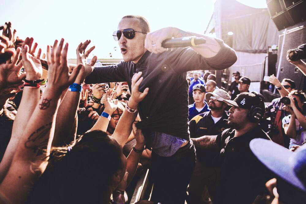 benningtonland's tweet photo. Amazing Vans Warped Tour, 2014 

#LinkinPark #ChesterBennington https://t.co/5BcS9pbdRg