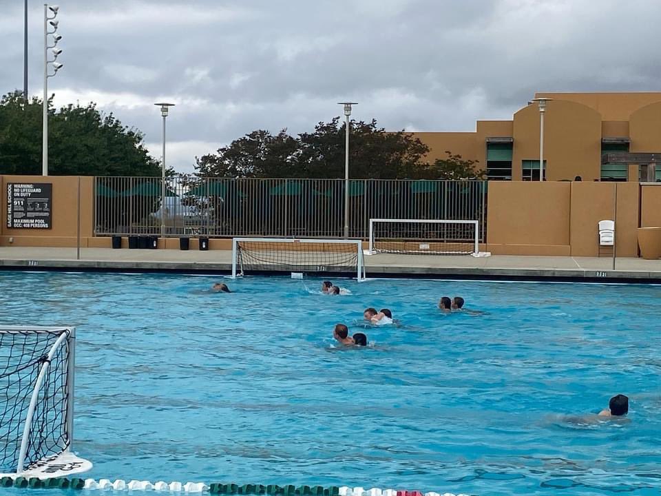 WP_Imperial's tweet photo. We’re already back to the grind and enjoying our Fall Session practices! Come and check out Imperial WPC!! Fall Session registration is open &amp; underway!! GO IMPERIAL!! 🔵🟢🏰🤽🏻‍♀️🤽‍♂️👊 #imperialwaterpolo #iwpc #fallsession2021 https://t.co/L7MO6TNShA