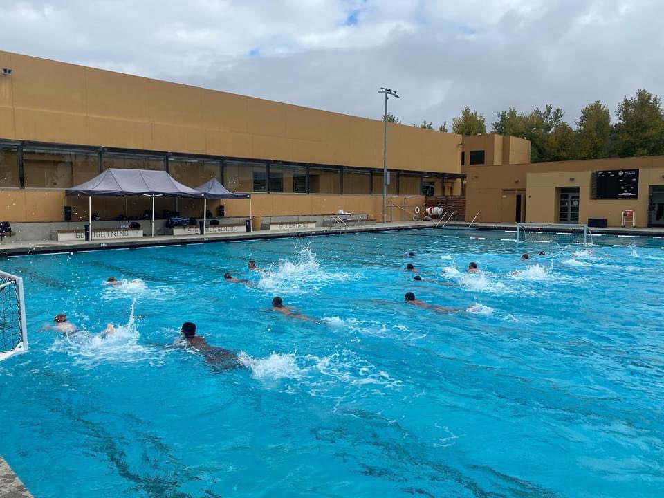 WP_Imperial's tweet photo. We’re already back to the grind and enjoying our Fall Session practices! Come and check out Imperial WPC!! Fall Session registration is open &amp; underway!! GO IMPERIAL!! 🔵🟢🏰🤽🏻‍♀️🤽‍♂️👊 #imperialwaterpolo #iwpc #fallsession2021 https://t.co/L7MO6TNShA