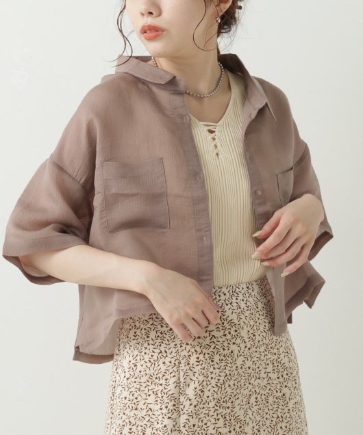 RC_mio's tweet photo. 【Pick Up Item💐】

さらっとした素材感のショート丈のシャツです🌷💫
ボタンを開けて羽織りでも着ていただけます！☺️
着まわし力抜群のアイテムです👏

◎テンセルガーゼショートシャツ
No：116-121360
Col：黒・オフ白・モカ・���スタチオ
Size：F
Pri：¥4,400(+tax) → Special Price https://t.co/8BPwWWgOFN