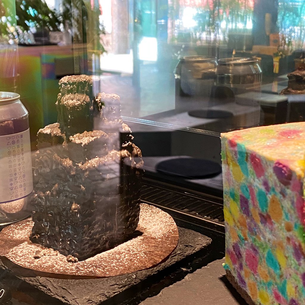 osechill_1's tweet photo. Osechill's unique dessert ! 

#pastelcake #Osechill #Osechillcafe #오색칠 #오색칠카페 https://t.co/aNKpvEpZnl
