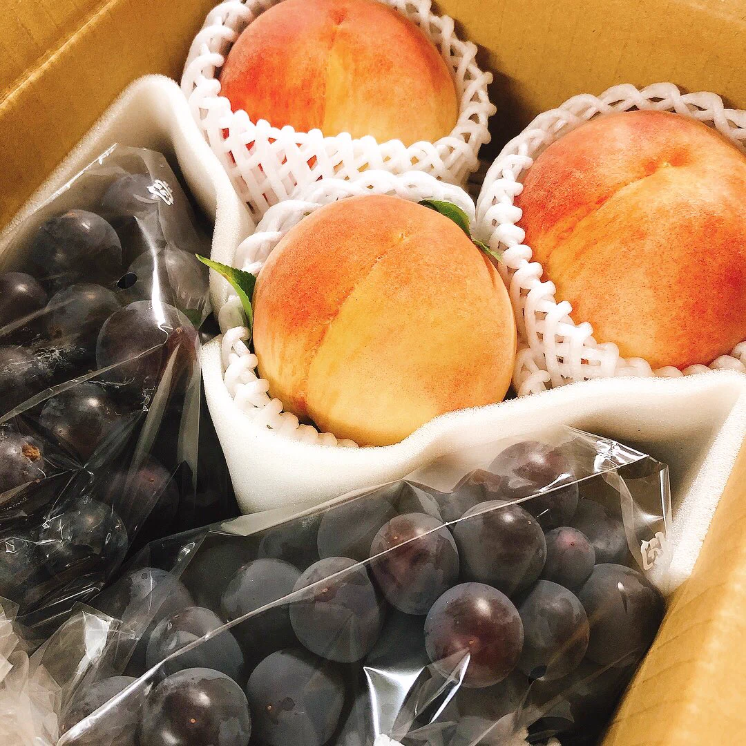 山梨の桃と巨峰を送って頂いたので、前から気になってたティーソーダ作ってみました ⸜ 🍑🍇 ⸝
簡単で最高に贅沢😌✨  
