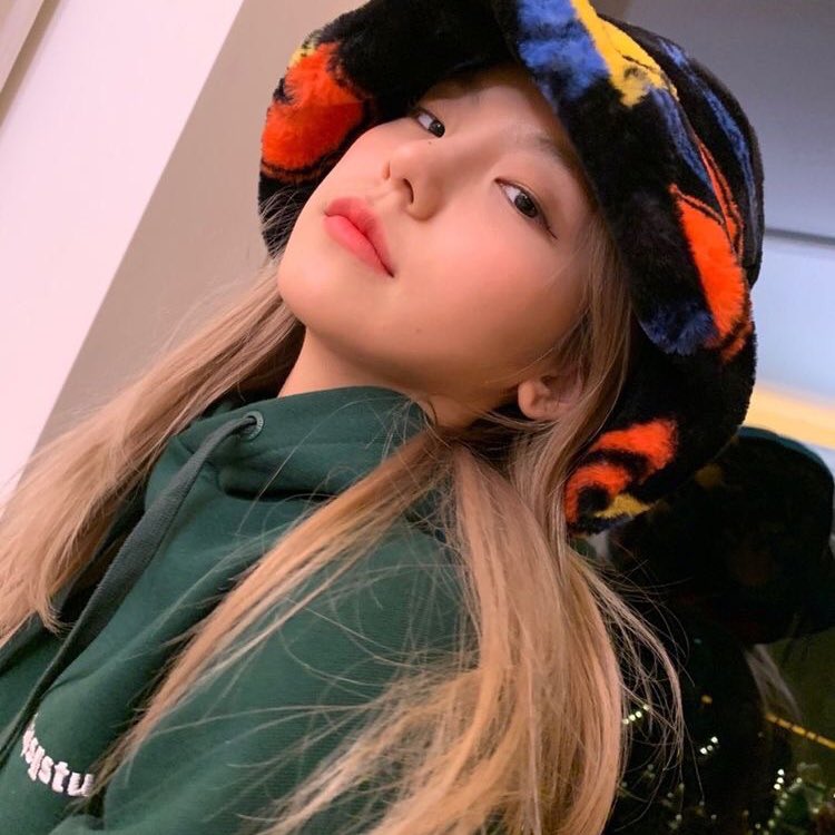 ⠀⠀⠀
august jino zhong, ‘00z. not a new account and not new to rp. like &amp; rt for a follow / a possible dm. looking for interactive mutuals !
⠀⠀⠀