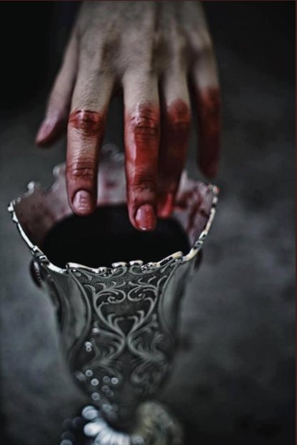 🦇 𝕿𝖍𝖊 𝖇𝖑𝖔𝖔𝖉 𝖎𝖘 𝖙𝖍𝖊 𝖑𝖎𝖋𝖊. 🦇
🦇 OC character/#HPRP/21+/NSFW/era flexible 
🦇 Vampire/mature themes/blood/horror
🦇 Faceclaim: Karolina Babczynska