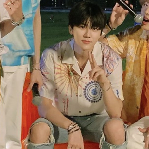 เข่าพี่เจโน่กับน้องแจมิน🥺