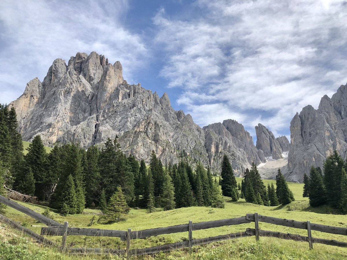 andreacensoni's tweet photo. 🏔 #myplaces
#valgardena #gardena #trentinoaltoadige #südtirol #dolomiti #italian_places #unesco #ig_altoadige #ig_italia https://t.co/WUpgvru32z