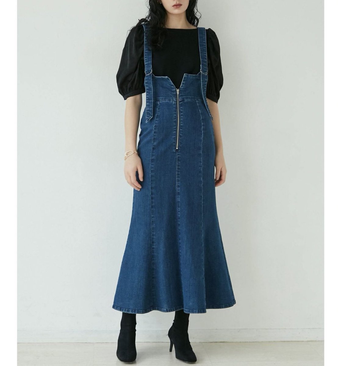 BUDOFASHION's tweet image. 骨格診断ウェーブタイプにおすすめなボトムス☺️🌟季節を問わず大活躍しそうです‼️

長め丈とマーメイドLINEでジャンパースカートが苦手と言われた大人顔さんも着やすく、デニム素材なので甘々が苦手と言われる直線顔さんなどタイプ問わず着やすいです🙆‍♀️✨

『LAGUNAMOON』マーメイドジャンパースカート