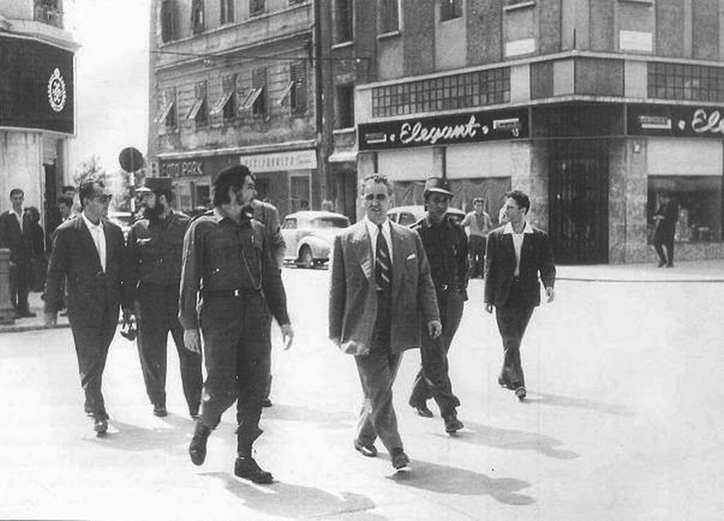 1959. u sklopu ture, kubanska delegacija s revolucionarem Che Guevarom posjetila je Jugoslaviju i grad Rijeku