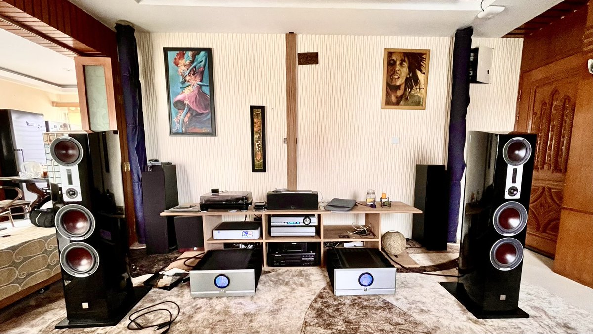 nirjhar's tweet photo. My #hifi #stereo setup at home. #passlab #XA100.8 #XP22 @psaudio #dsdac @DALIspeakers #Epicon8 and core is @roonlabs with @qobuz https://t.co/Wo9jgrbufi