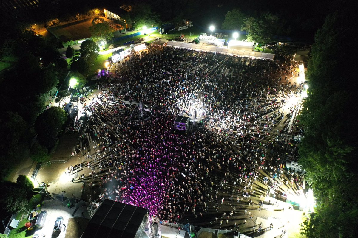 FROM SPRINGHILL TO FALLS PARK

The visionaries &amp;  community giants who formed Féile an Phobail &amp; started the festival at Springhill 33 years ago in 1988 made everything that Féile is today possible.

Leadership in action!