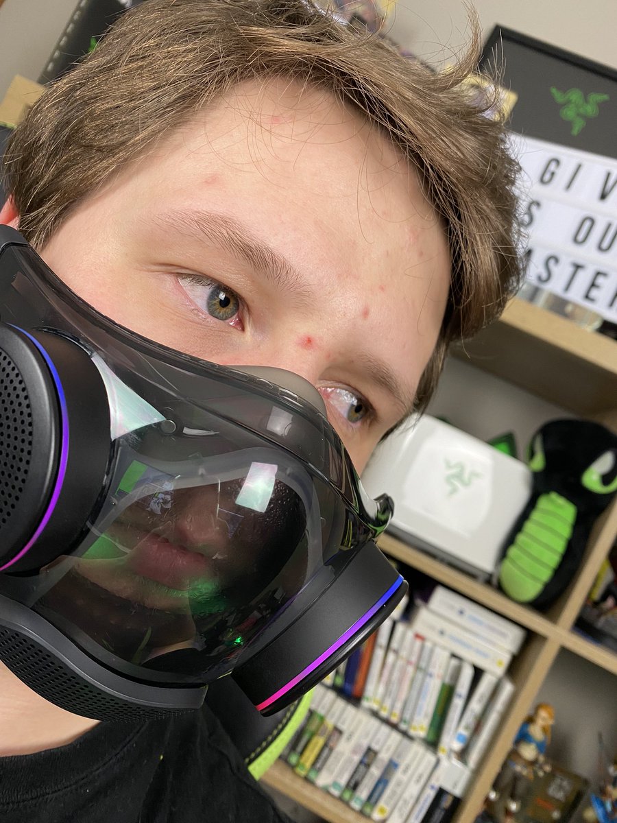 oToastTv's tweet image. I may or may not have tried to make toast with this. #RazerZephyr