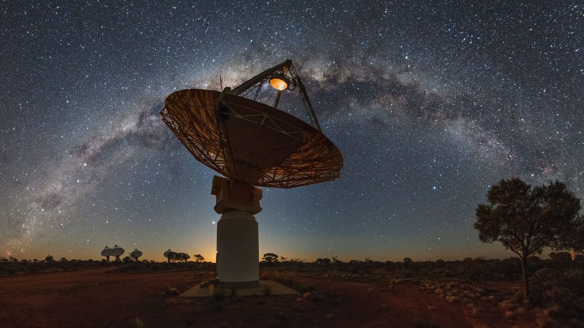 A study co-authored by Prof Andrew Hopkins from <a href="/MQ_MUPAS/">MU PhysAstro Society</a> has measured radio waves from thousands of stars and galaxies never before identified, providing a new benchmark to study star formation and galaxy structures: macq.it/3yVIMsS 

<a href="/evil_dr_hopkins/">Andrew Hopkins</a> <a href="/CSIRO/">CSIRO</a> <a href="/jodrellbank/">Jodrell Bank</a>