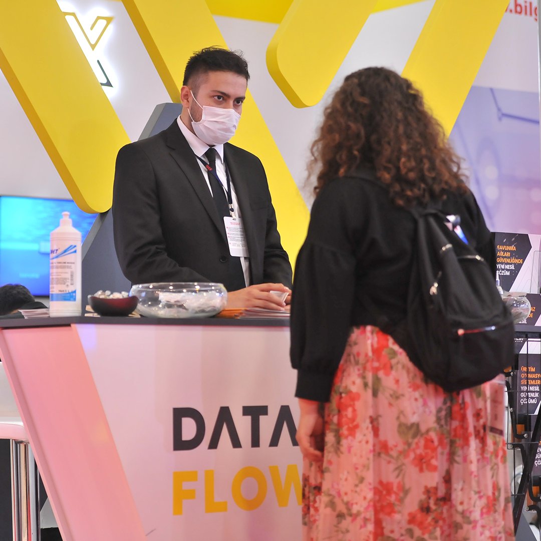 DataFlowX's tweet image. Fuarın üçüncü gününde de standımıza gelen ziyaretçilerimize ürünümüz DataFlowX anlattık. Yoğun ilgiden dolayı çok mutluyuz. #IDEF2021 #DataFlowX