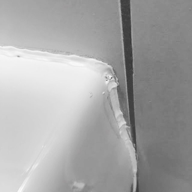 TradefixDirect's tweet image. Tag a mate who seals like this 🤢🤣.
#ukbuilders #tradies #tradesman #plumbers #tradieslife visit: tradefixdirect.com for a huge range of sealants and adhesives