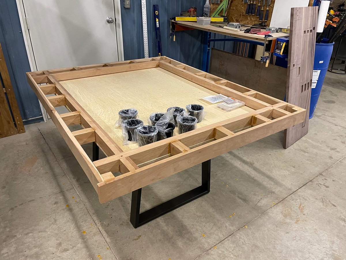 Cherry Rogue coming along nicely.
.
.
.
#boardgamegeek #tabletopgame #geek #gaming #gloomhaven #dnd #minis #dice #dnd5e #pathfinder #boardgame #goblinhive #tabletoptravelingtray #ttrpg #tabletop #nerd #rpg