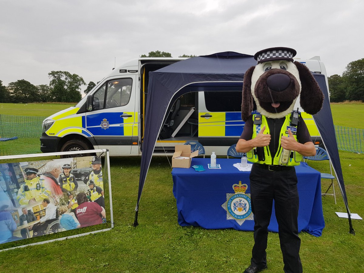 WYP_LeedsEast's tweet photo. On the 05/08/21 , PCSO Ali, Gladwin & the NPT Police Dog Mascot attended the Breeze event at Harehills Park.
Officers enjoyed speaking to young people, delivering key messages about staying safe & avoiding becoming involved in crime.
#PositiveEngagements
#SummerFun
#Breeze2021 https://t.co/u953xXeGm8