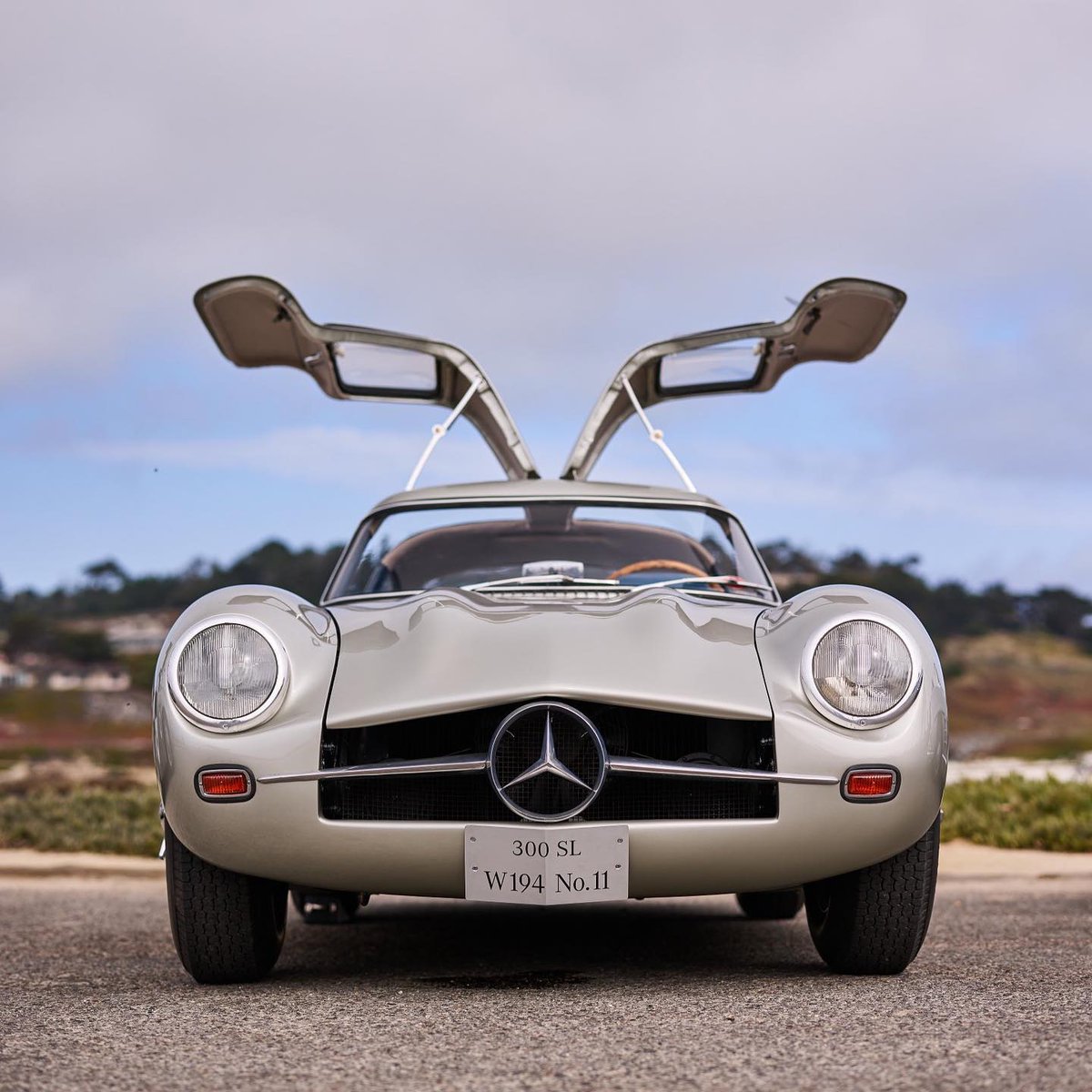 Did you know? The Gullwing was an American idea! 

In 1953  American Max E. Hoffman was convinced that a sports car from Mercedes-Benz would be successful on the American market so the W 194 racing cars were further developed into a class on its own: the 300 SL Gullwing.

#tbt