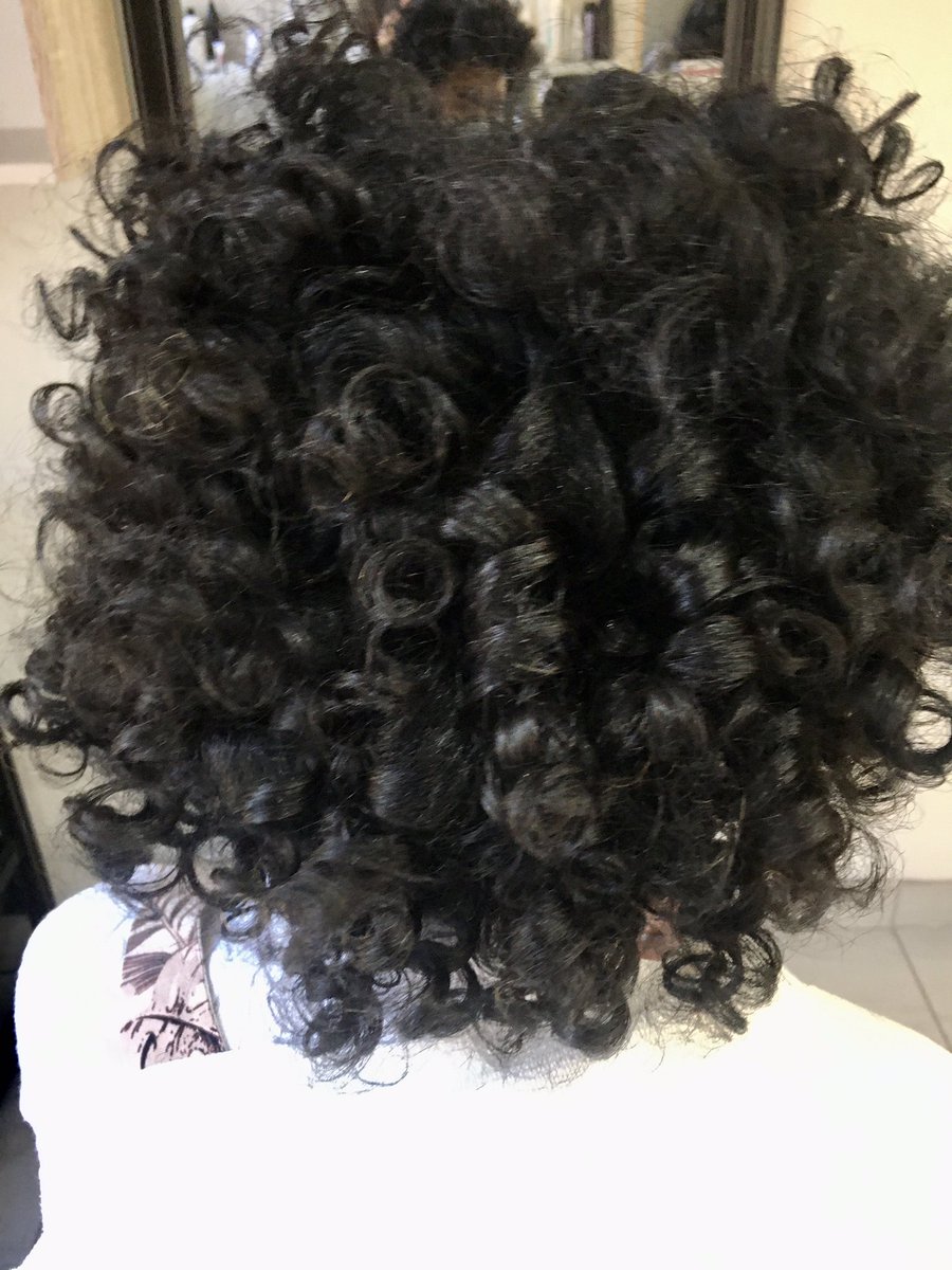Mzansifro's tweet photo. #flexirodset on natural hair to make your bookings call 0110538880 or book online at https://t.co/pInRHZcs6v https://t.co/nTxENWURW9