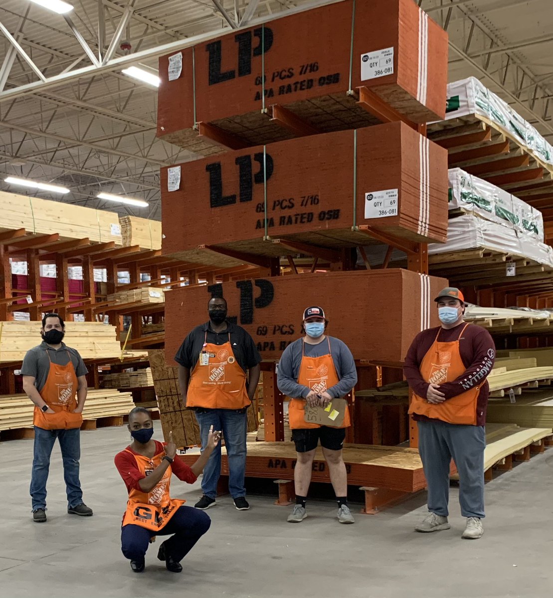 AngelaDesJardi5's tweet photo. Now this crew knows the 1-2-3s and A,B,Cs of Instock! ๐ฅ๐ฅ Thank you @DavidGi98905229 for the invite to walk OSA with your PM Leadership. ๐ for sure! #D79PRIDE #LetsGetIt @FulfordUlanda @IsaacColladoMET @GeorgeneBoone4 @LizBolt70613835 @HDHuntsville https://t.co/hALKSEw9Yb