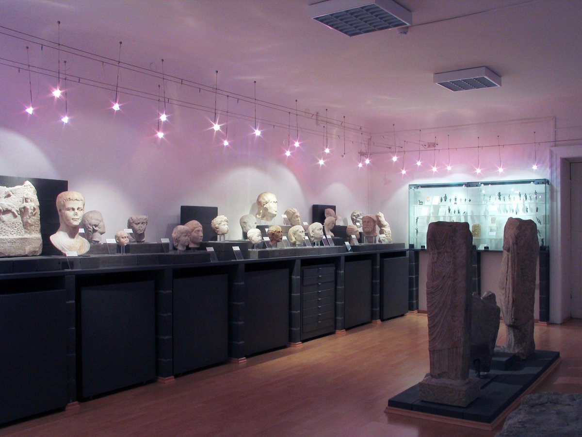 Martedì 24 agosto, al museo Winckelmann, ore 20.30,  4° appuntamento con Archeologia di Sera 2021 - “Cose dell’altro mondo. L’inferno degli antichi”.
✅ Ingresso libero da piazza della Cattedrale 1  fino ad esaurimento posti 
✅ Necessario green pass 
ℹ️bit.ly/3AVvcX3