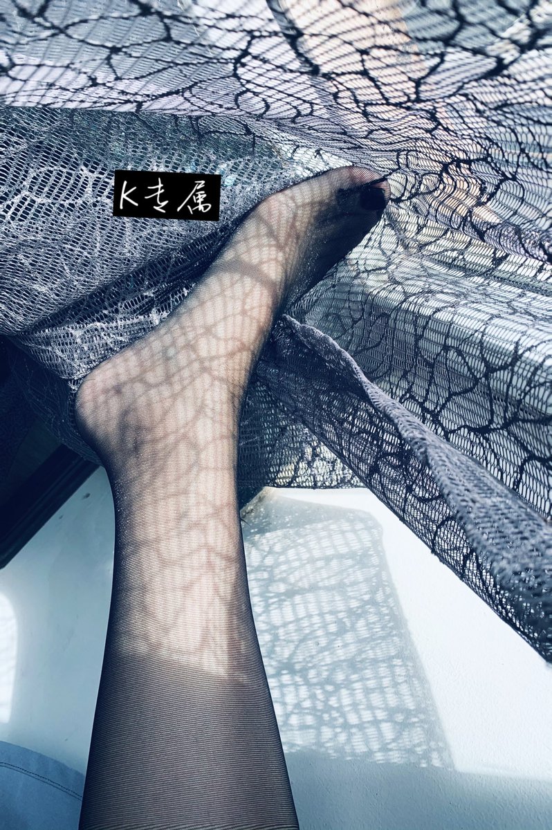 K64582343's tweet photo. 你若起立致敬，我必夹道相迎。久违黑丝，想念吗？@Yylp1314 https://t.co/NOZHoZc0yV
