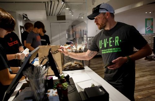 Choose Indie Local tweet media