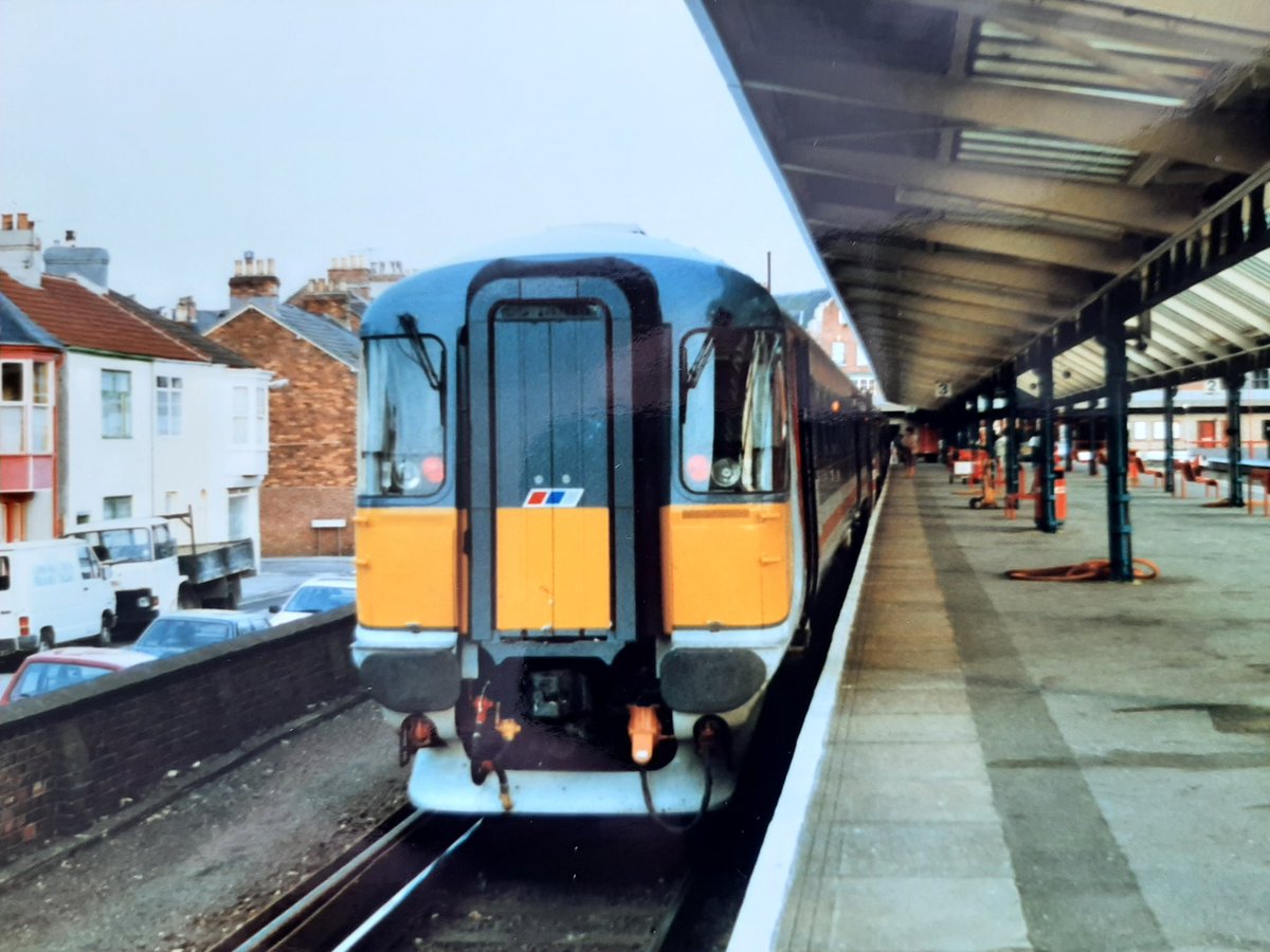 MarkTur05071887's tweet image. Probably my favourite design off emu with their stylish frontend a unidentified class 442 stands in Weymouth Station during the summer off 1988.