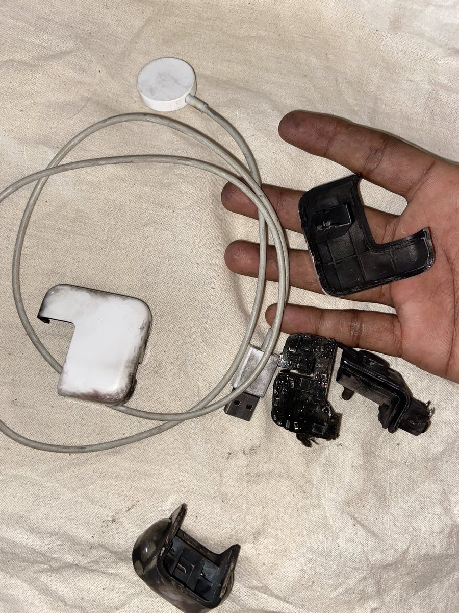 alexandar_rk's tweet photo. Disappointed with @Apple ! This is the current situation of my iphone charger. The apple charger is supposed to be durable but it got burst thankfully no one is injured in my family. @Apple please take action ASAP!

#applefails #chargerburst https://t.co/uOvcJUzAgQ