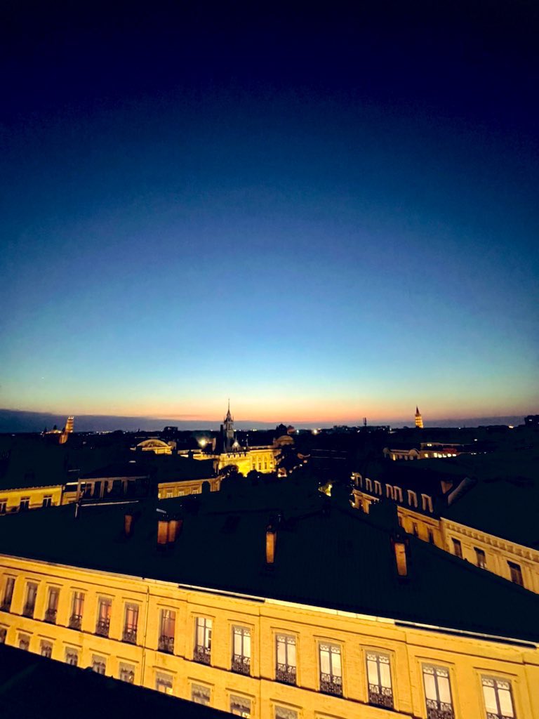 Hometown 📸 #journeemondialedelaphotographie 

#toulouse #toulousebynight #picturethis #sunset #city #jeudiphoto   <a href="/TlseMetropole/">Toulouse Métropole - INACTIF</a> #mabiche