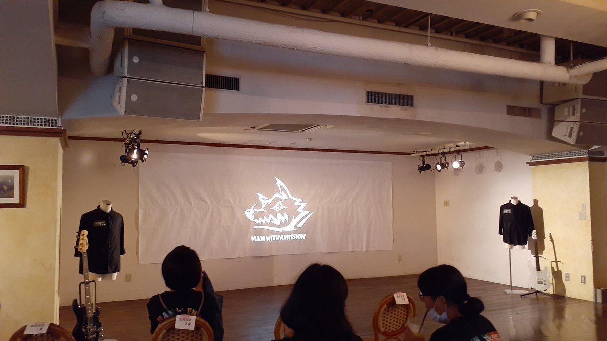 mwamdaisuki0214's tweet photo. 楽しかった🐺
ちょっと、大人しめの回だったけど、涙が出て止まらなかった。
やっぱり、あたしには音楽が必要だし、🐺達が必要
いつの日かまた、生🐺に会える日を夢みて‼️
頑張る！
お会い出来たフォロワーさん、ありがとうございました🍀
#LHVT
#新潟ジョイアミーア https://t.co/3yonrA4y0H