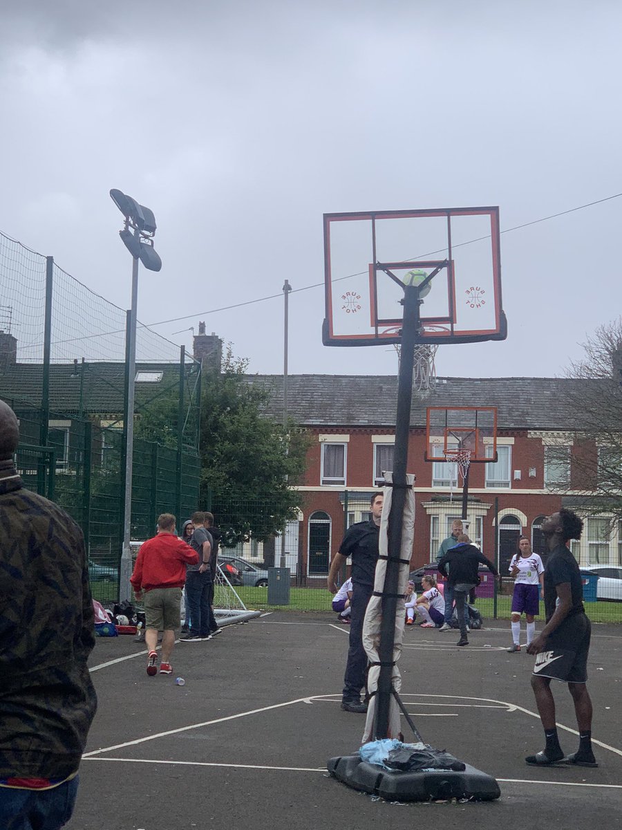 LadyJusticeLVP's tweet photo. Great to see so many turn out to support @LivHomelessFC Women Against Domestic Abuse tournament at the weekend @MerseyFire @FireFitHub @lpoolcouncil @rasa_merseyside @JR_MerseyCare @ASDABootle #TheBackKitchen even The IceCreamπ¦van turned up ππΌ @GranadaReports #raisingawareness https://t.co/eqxYe2vYzo