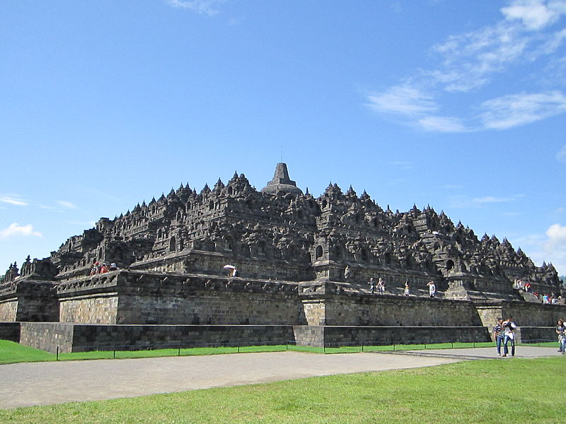 https://id.wikipedia.org/wiki/Berkas:Borobudur_Temple.jpg