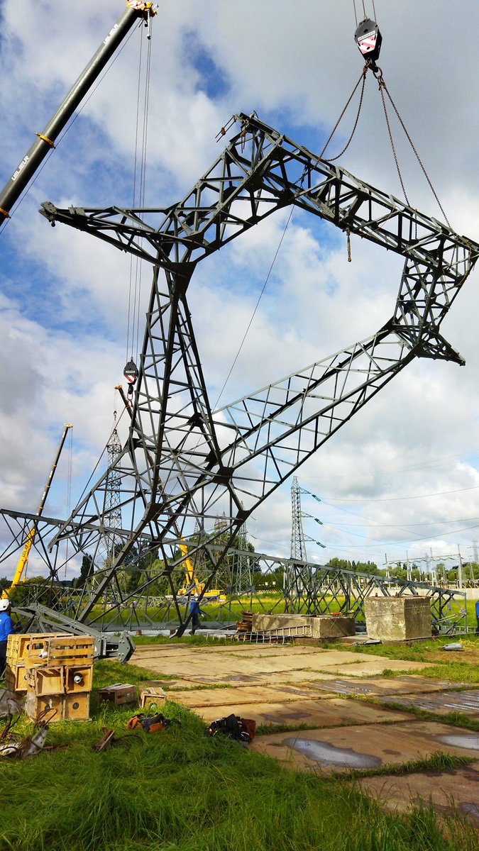 RTE_nord's tweet photo. 🚧 Les travaux de maintenance préventive continuent sur la ligne ⚡️ 225 000 volts entre @VilleGdeSynthe et #Holque pour sécuriser le réseau électrique.
Les communes concernées jusque début septembre : #Holque, #CappelleBrouck, #Bourbourg, @loonplage, #Craywick et @VilleGdeSynthe. https://t.co/v6NVOQsrC8