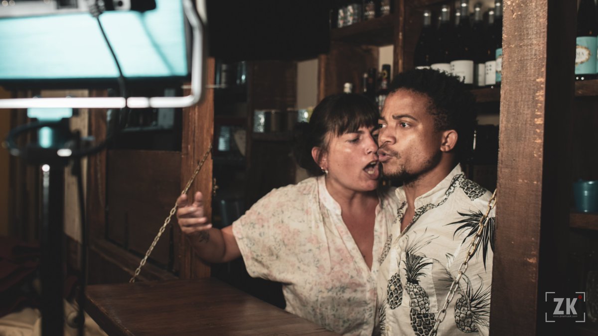 ZinemusiK's tweet image. @RNnandong prepara el lanzamiento de su primer single, un temazo que no dejará indiferente a nadie, un golpe de realidad brutal que removerá conciencias... gracias por contar con nosotros para ponerle imágenes! 🎶🎤🤙 #Videoclip #Rap