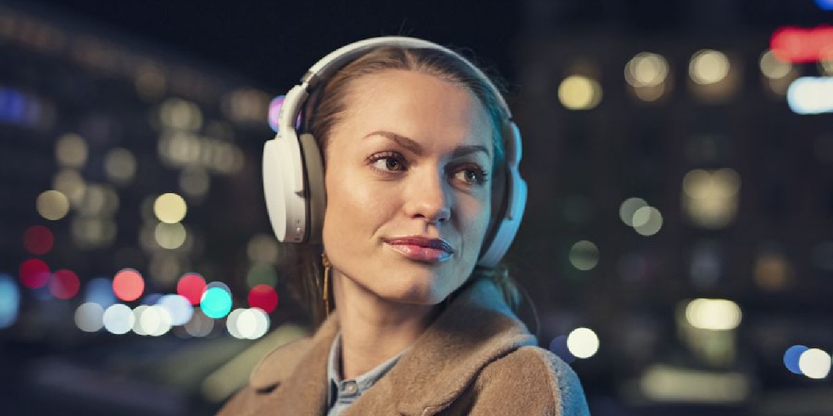 Eposaudio's tweet image. With the ADAPT 360, you don&apos;t have to sacrifice style because you want a headset with #ANC or because it&apos;s optimized for UC.

Discover the ADAPT 360 and enjoy its stylish design in vibrant white or clean matt black: fal.cn/3hzdZ

#EPOS #PremiumSolutions