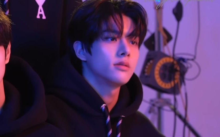 . (@02eboys) on Twitter photo 