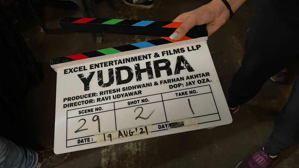 FARHAN AKHTAR - RITESH SIDHWANI START NEW FILM... Producers #RiteshSidhwani and #FarhanAkhtar commenced shoot of action-thriller #Yudhra today... Stars #SiddhantChaturvedi and #MalavikaMohanan... #RaviUdyawar - who directed #Mom [#Sridevi] - directs.