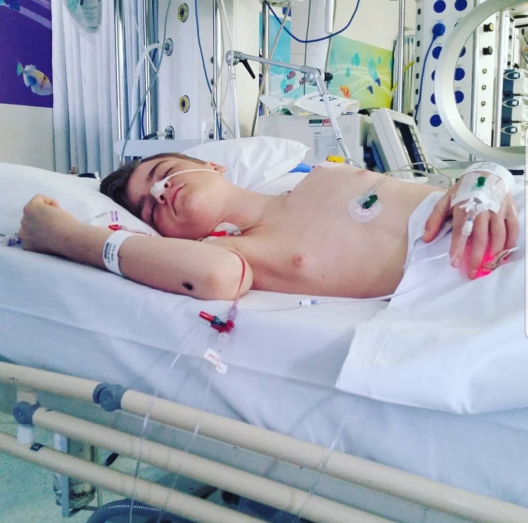 con_lynes's tweet photo. I was dizzy, my whole right-side wouldn't move, I couldn't talk, I was 14 and scared, how could I tell my family I loved them, I prayed to my dad to help me.. he may not survive surgery I herd them say I was terrified and trapped in my own mind. #strokeawarness #geteducated https://t.co/qSRVJGQfdP