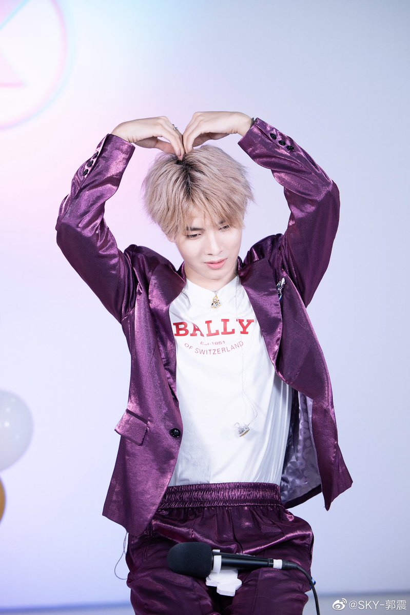 guozhenfiles's tweet photo. 210814 SKY-郭震Weibo Update

“Everyone must be happy!”

#SKY天空少年 #WeAreYoung2020 #少年之名 #郭震 #Guozhen https://t.co/5aO2MxMi2Q