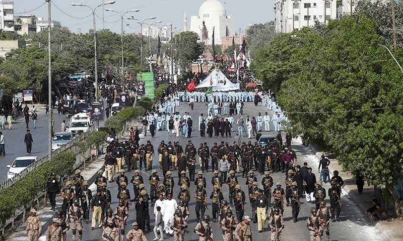 VishalSehgal4U's tweet image. #KarachiMediaCell said 6,368 police personnel, three companies of #RapidResponseForce and 90 snipers of #SpecialSecurityUnit, 12,455 security personnel and 1000 traffic police personnel had been deployed for the security of the main procession.