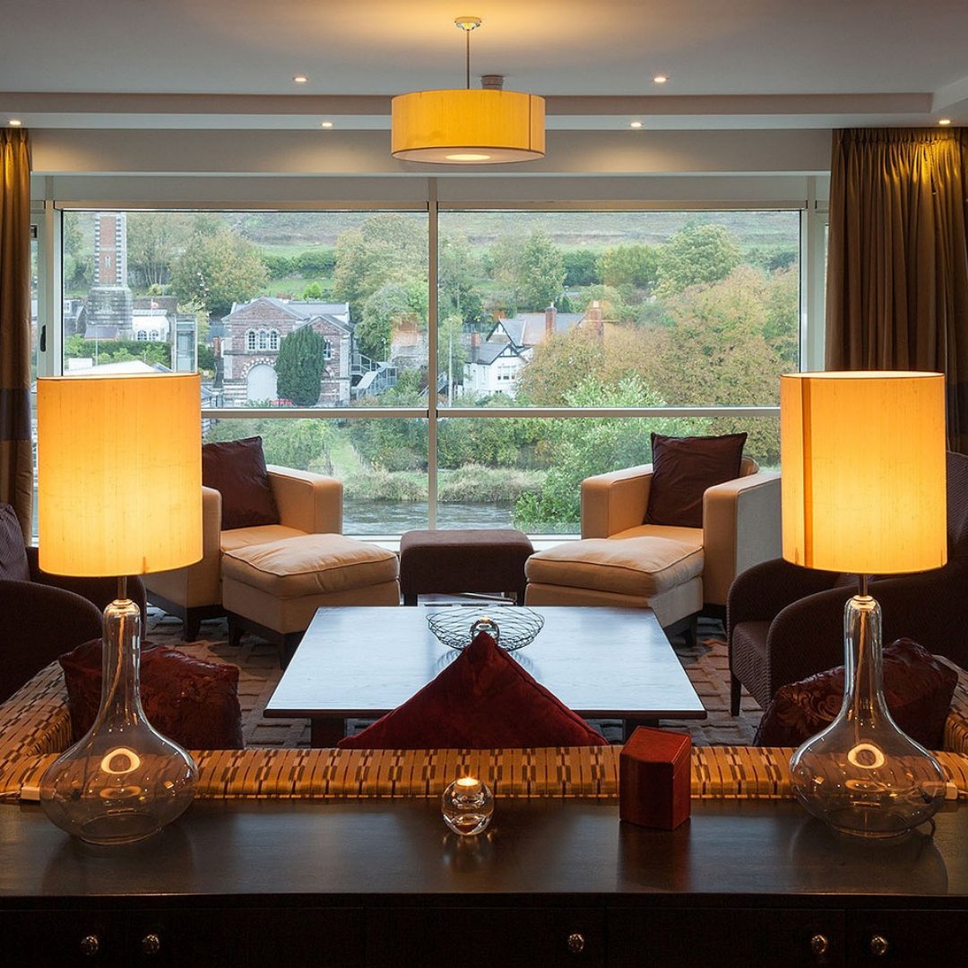 KingsleyHotel's tweet photo. Views from the magnificent Penthouse Suite 👀
A first-class luxury suite designed to impress and inspire with overlooking views of The River Lee.

Fashionably designed to create a mesmerising experience 💼

#TheKingsley #Penthouse #LuxurySuite #DestinationHotel #Staycation https://t.co/HcNsA0JVF5