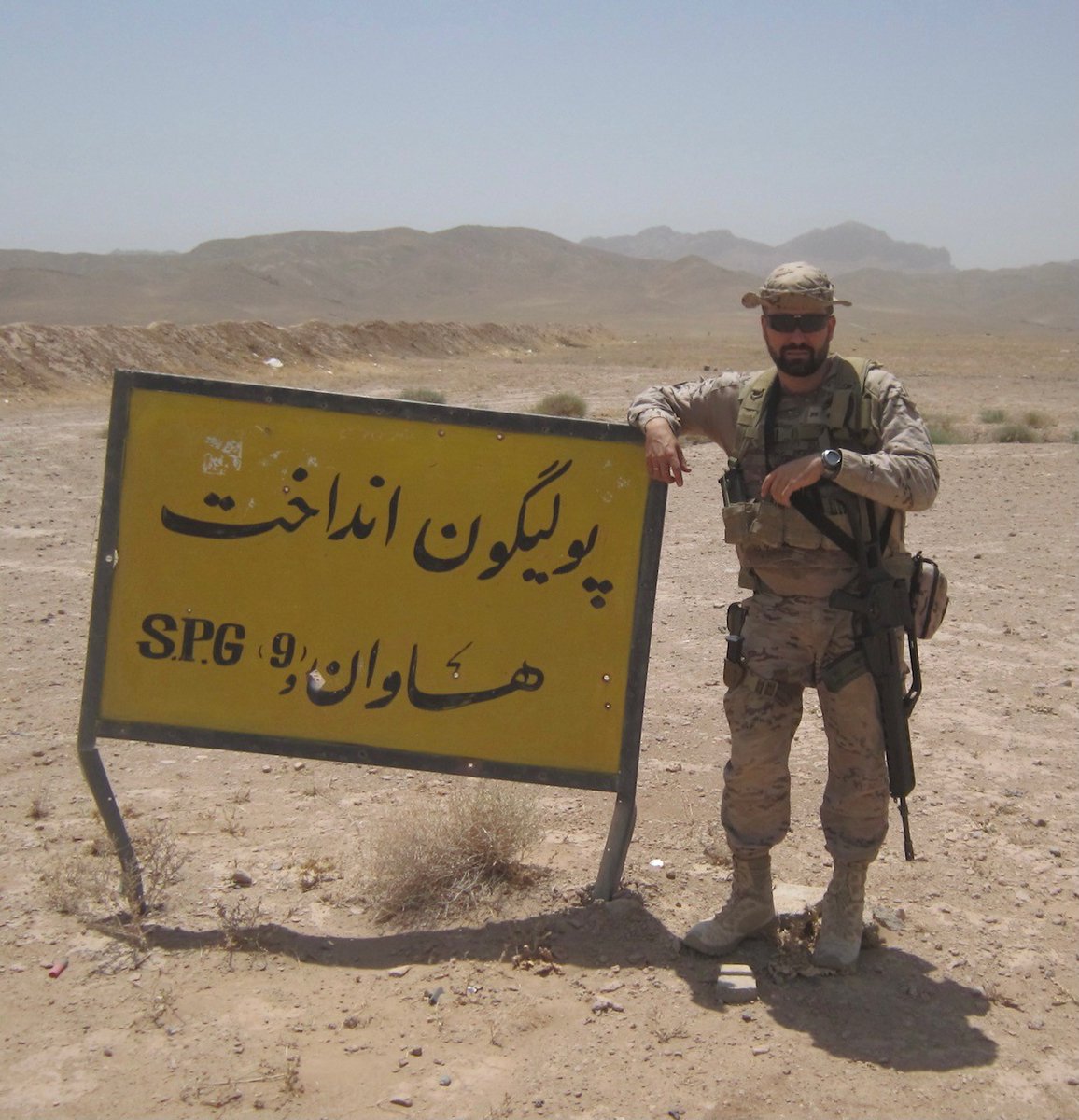 apachezaragoza's tweet image. Me apetece escribir sobre el abismo cultural entre nosotros y los afganos para tratar de explicar lo difícil que puede ser para alguien de allá, hacerse a nuestras costumbres. La única foto mía es esta primera. Obviamente no voy a poner foto de mi intérprete por su seguridad.