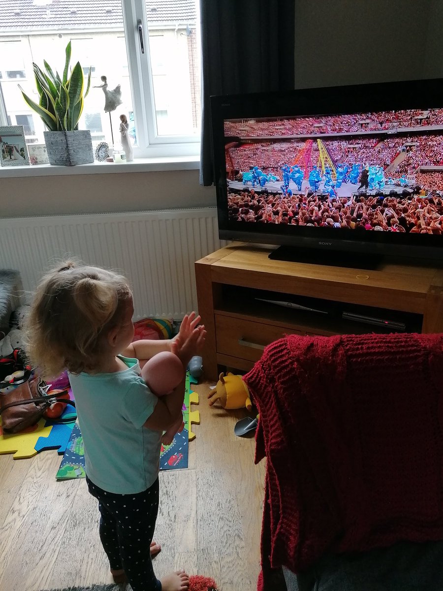PipSchofield84's tweet photo. @GaryBarlow @HowardDonald @OfficialMarkO Reliving The Circus Tour and introducing my 2 year old 💕 She's loving it x https://t.co/5inPyhr1Ht