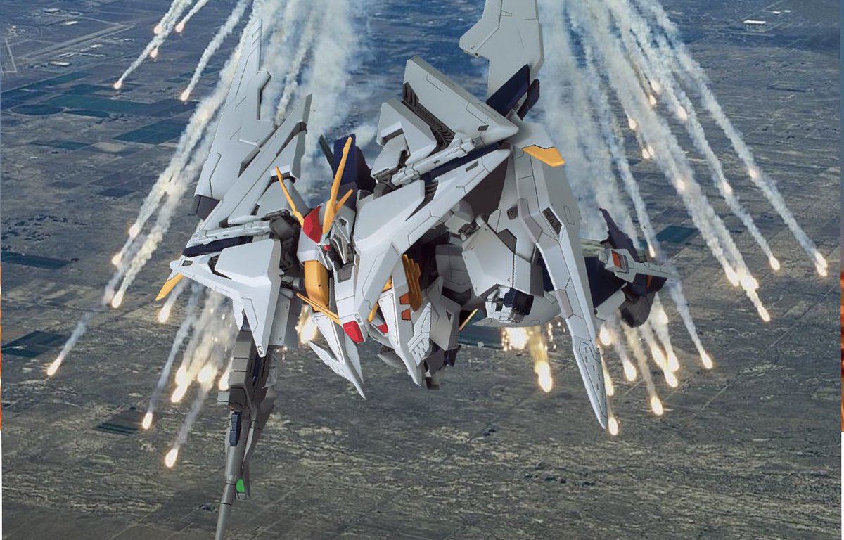 ayumingggg's tweet photo. 合成してみた
#閃光のハサウェイ 
#クスィガンダム https://t.co/yqoBCRl6AN