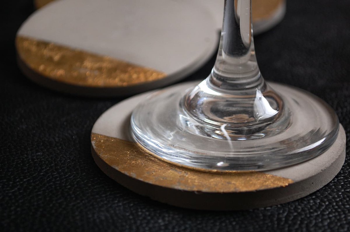 ZicoJude's tweet photo. 'Eclipse' Concrete Coasters / 4" × 4"

Make a statement with this stunning set of concrete coasters! These coasters come with a touch of gold foil adding some glamour to your table.
.
#luxuryart #coasters #gifts #concretecoasters #resinart #homedecor #zicojude https://t.co/HMs65iIhh1