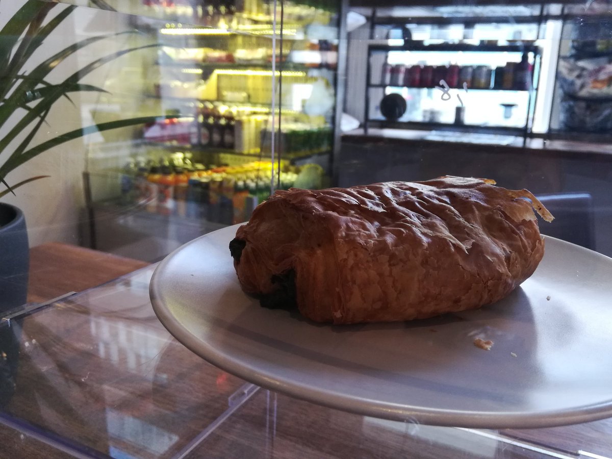 AsylumHub's tweet photo. Pastry for the morning, pop on in

#asylumhub #justeat #foodporn #justeatrealfood #delivery #foodie #foodstagram #food #sheffield #sheffieldfood #coffee #coffeelounge #coffeelover #hotdrinks #pastries #pastry #localbusiness #independentbusiness #lgbtq🌈 #lgbtqowned #modern https://t.co/6BdEybUWB7