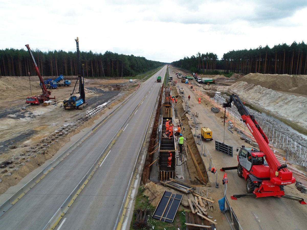 GDDKiA_ZG's tweet photo. Aktualna sytuacja na budowie #A18 odc. 3 i 4 (#Iłowa - #Golnice). @GDDKiA @MI_GOV_PL #PBDK #DK18 https://t.co/3kwizCfMSK